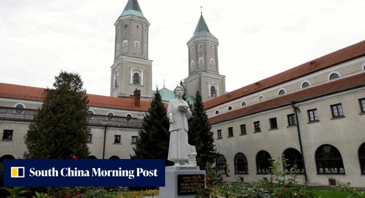 A man with a knife kills a priest and wounds 4 in an attack on a Polish monastery

 G trends