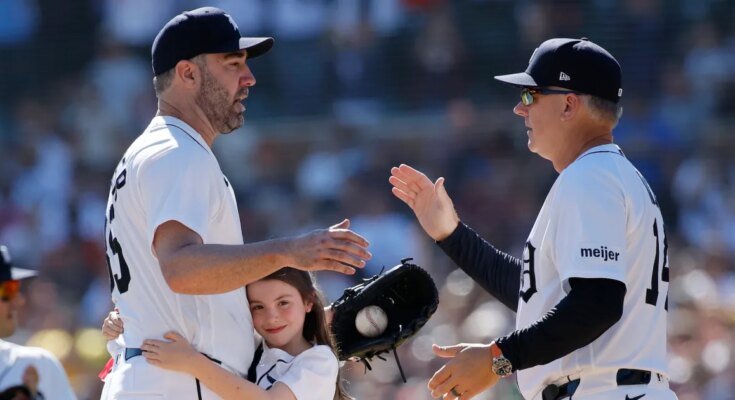 Justin Verlander’s daughter accompanies him on the field for the final game

 G trends