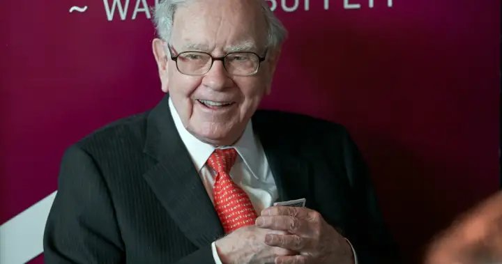 Warren Buffett, 96, is stepping down as chairman of Berkshire Hathaway

 G trends