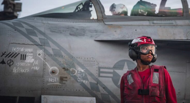 The Pentagon selects Boeing to build a new carrier-based fighter jet to replace the F/A-18

 G trends