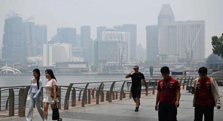 Air pollution in Singapore is the worst in the world as haze forces Malaysian schools to close

 G trends