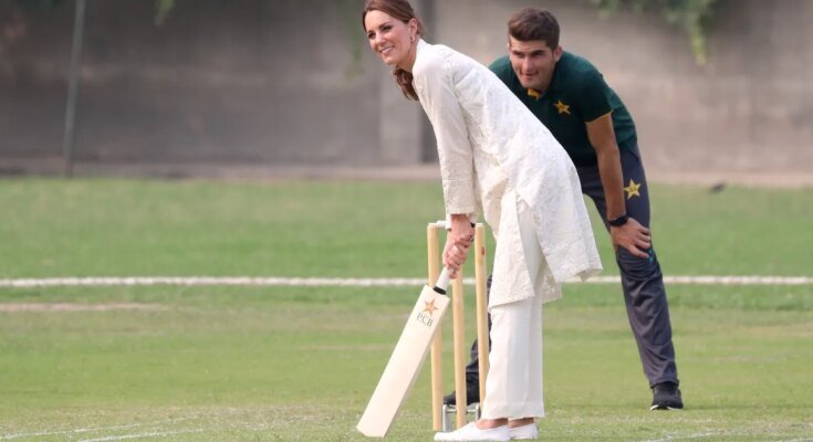 Kate Middleton’s Exact Canvas Sneakers are available on Amazon

 G trends