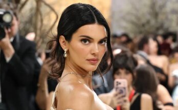 Kendall Jenner makes rare comment about her sexuality following rumors

 G trends