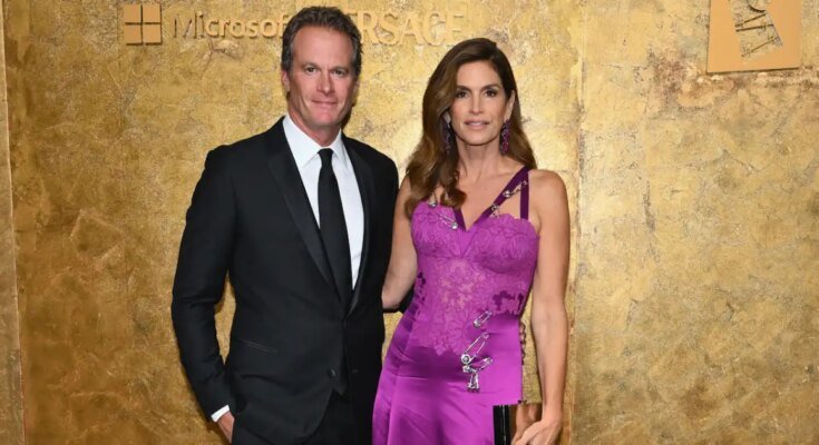 Cindy Crawford, husband seen for the first time after his son’s death

 G trends